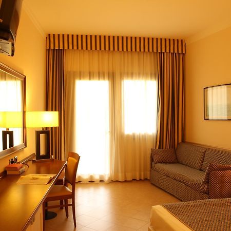 Hotel Resort Lido Degli Aranci Вибо Валентия Екстериор снимка