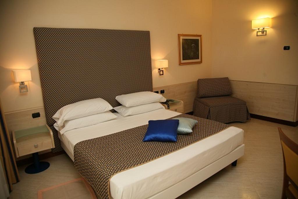 Hotel Resort Lido Degli Aranci Вибо Валентия Екстериор снимка