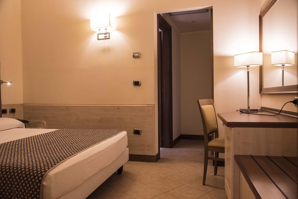 Hotel Resort Lido Degli Aranci Вибо Валентия Екстериор снимка