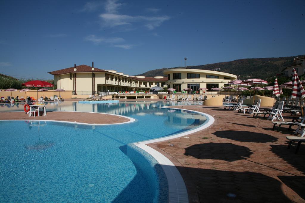 Hotel Resort Lido Degli Aranci Вибо Валентия Екстериор снимка