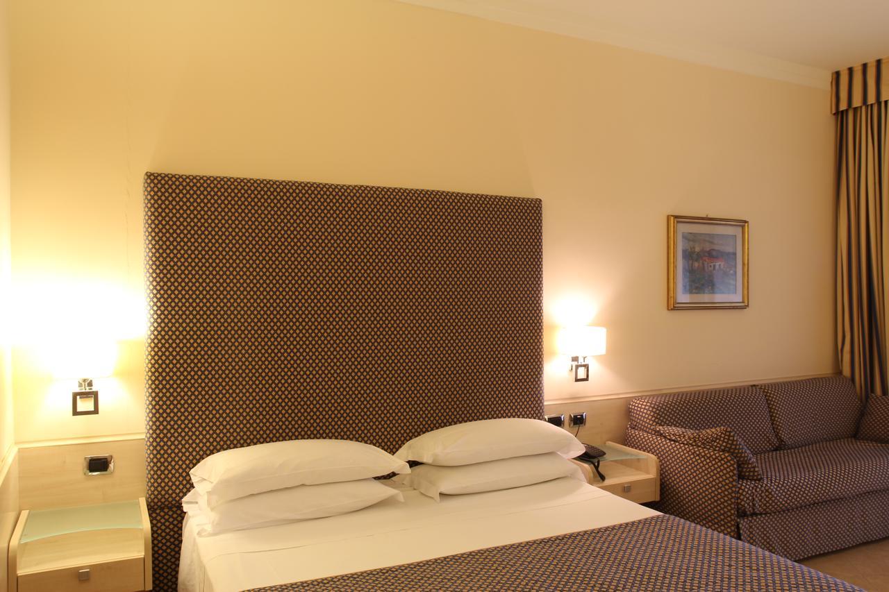 Hotel Resort Lido Degli Aranci Вибо Валентия Екстериор снимка